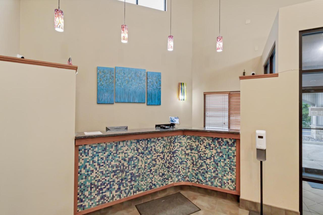צ'סטרטון Waterbird Lakeside Inn מראה חיצוני תמונה