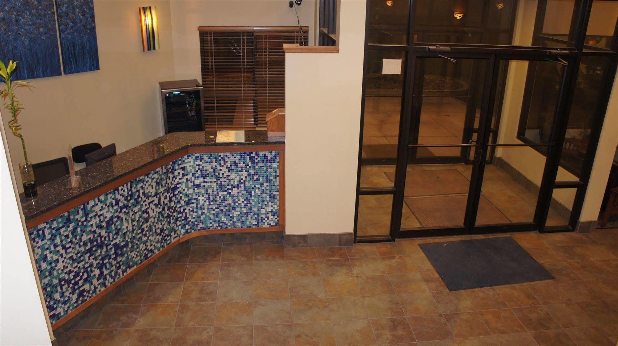 צ'סטרטון Waterbird Lakeside Inn מראה חיצוני תמונה