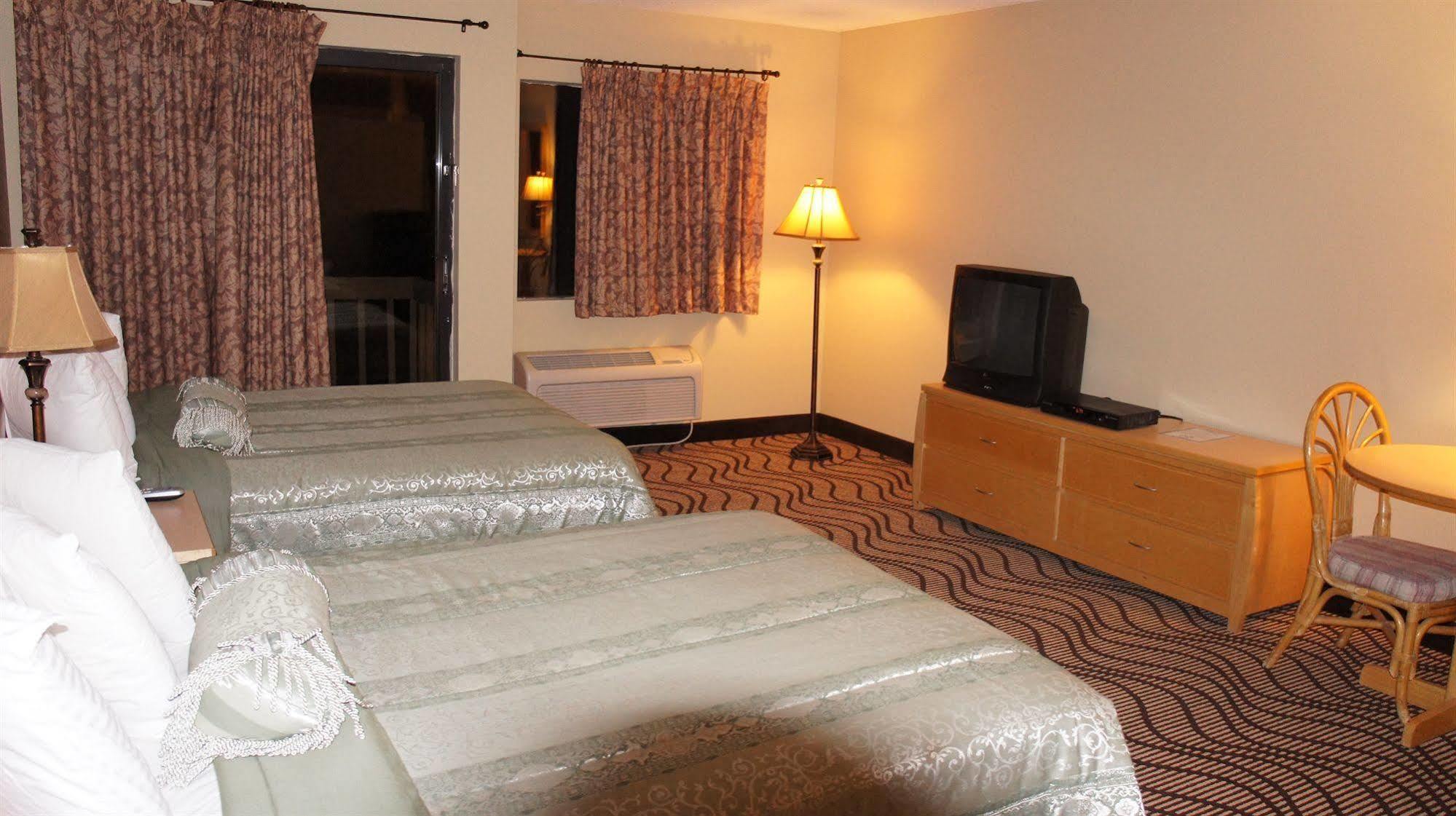צ'סטרטון Waterbird Lakeside Inn מראה חיצוני תמונה